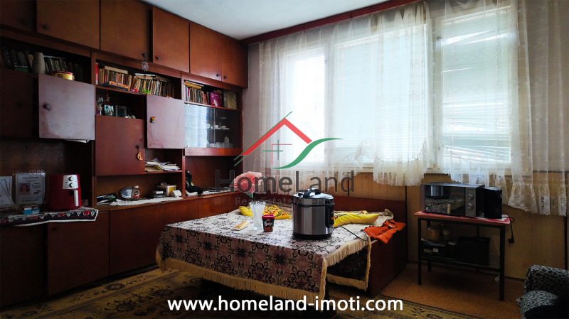 Продава ЕТАЖ ОТ КЪЩА, гр. Пазарджик, Център, снимка 2 - Етаж от къща - 53382238