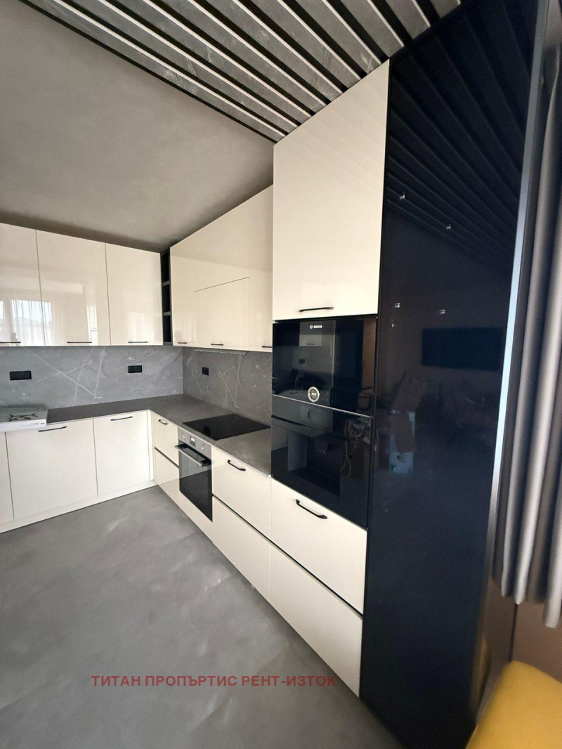 Продава КЪЩА, гр. Бургас, с. Маринка, снимка 2 - Къщи - 52619900