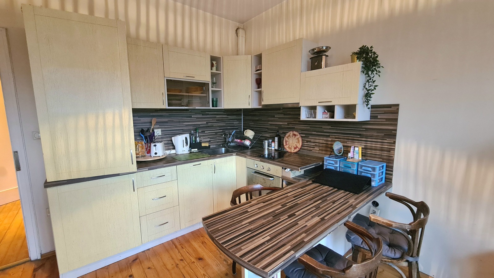 Продава 3-СТАЕН, гр. София, Център, снимка 2 - Апартаменти - 51339284