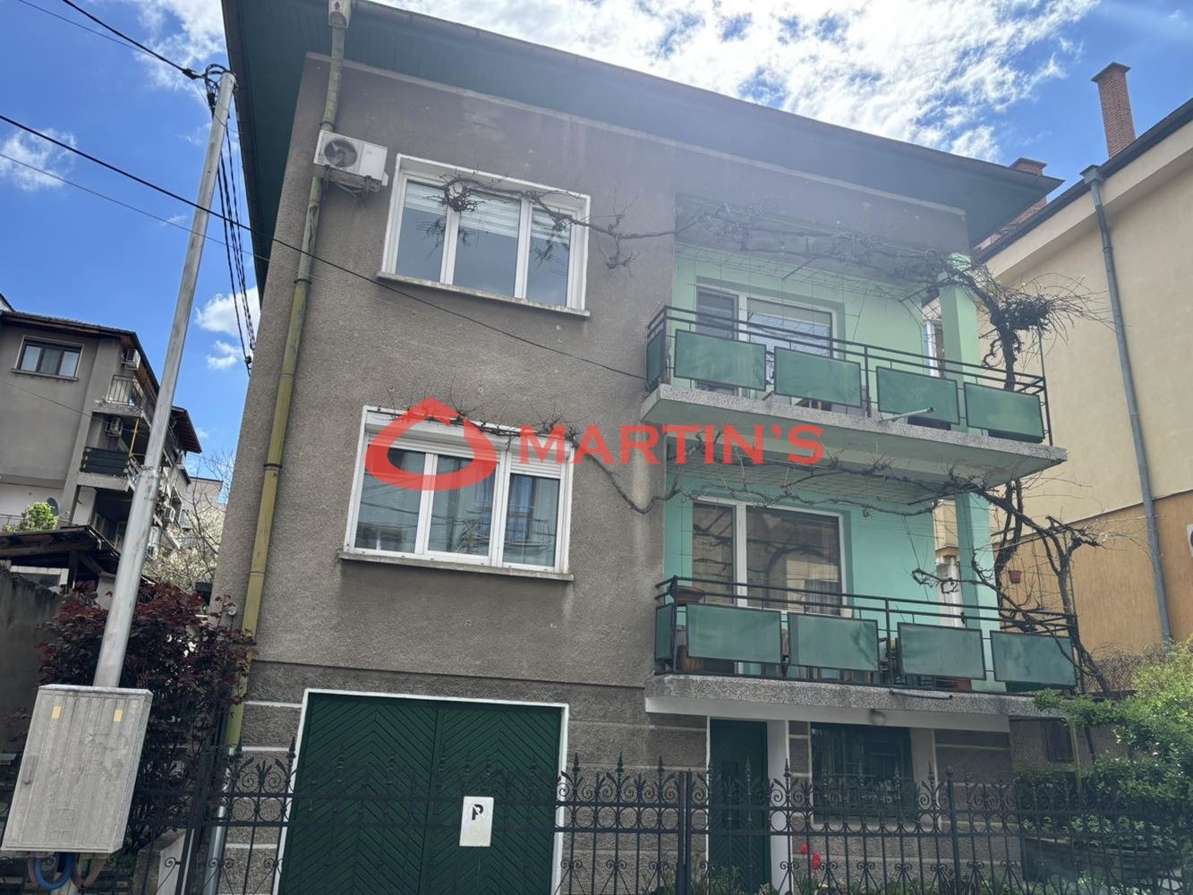Продава КЪЩА, гр. София, Редута