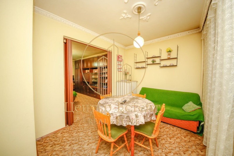 Продава 3-СТАЕН, гр. Плевен, Широк център, снимка 2 - Апартаменти - 53465158