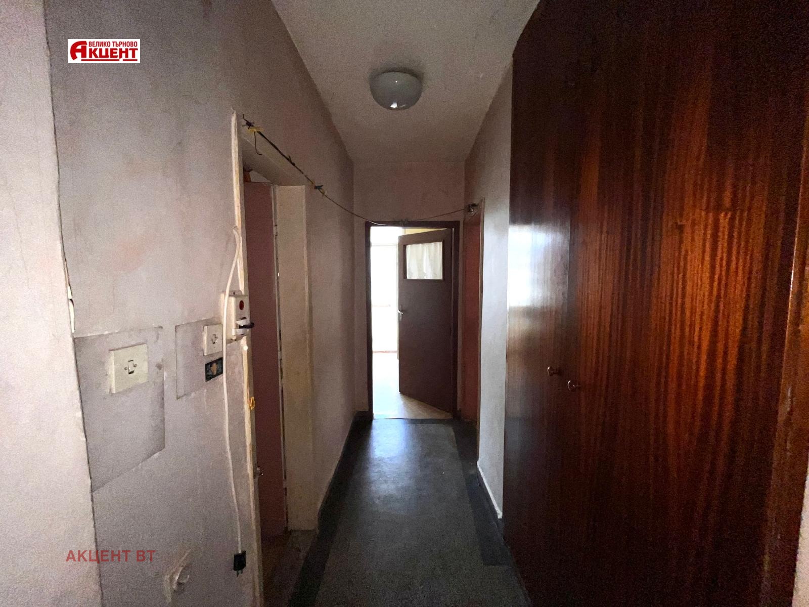 Продава 3-СТАЕН, гр. Велико Търново, Център, снимка 2 - Апартаменти - 55940952