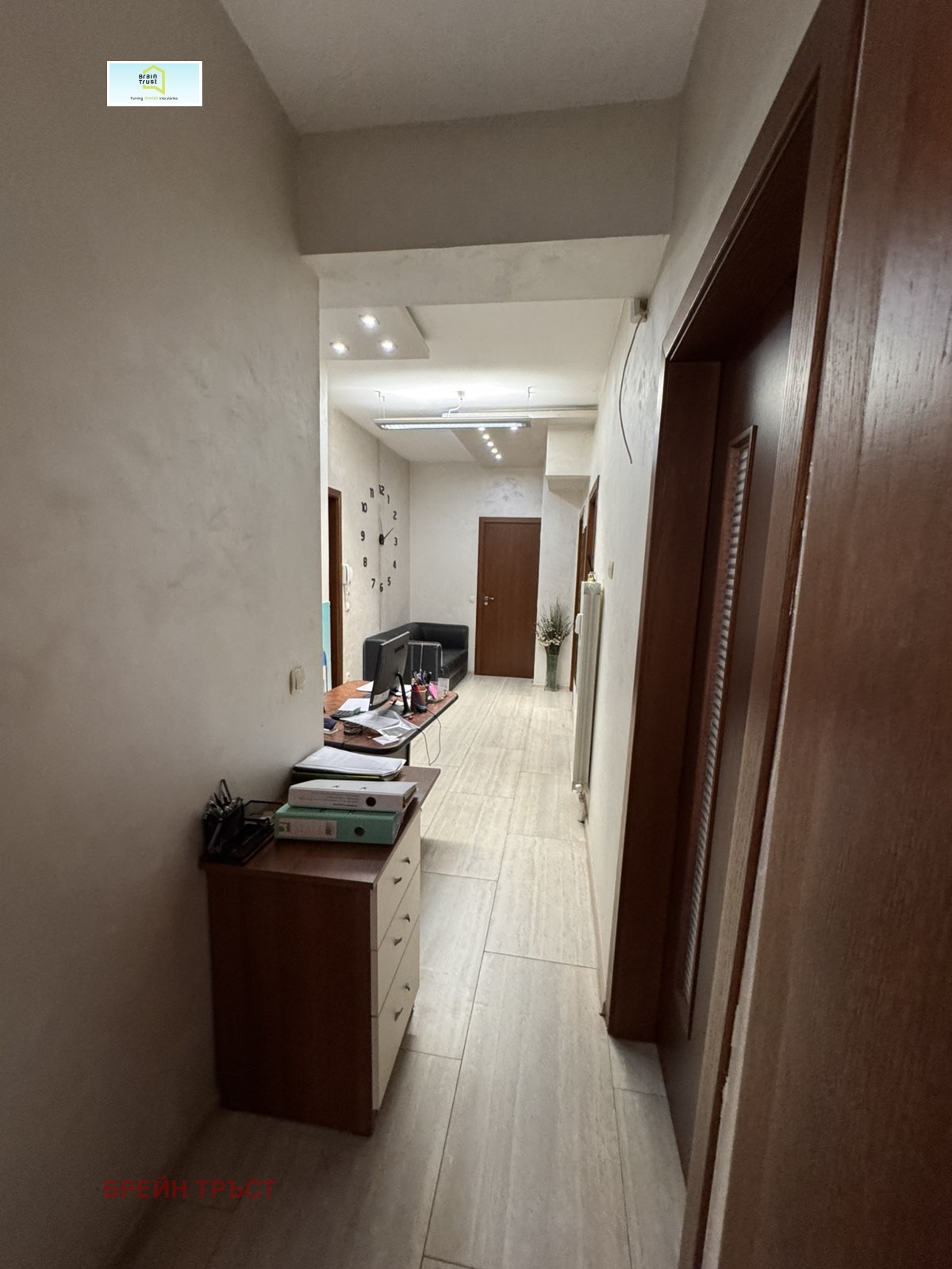 Продава 4-СТАЕН, гр. София, Център, снимка 2 - Апартаменти - 49117027