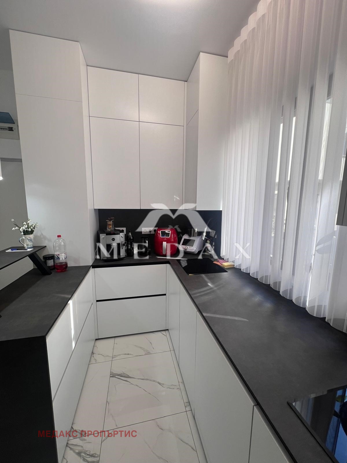 Продава КЪЩА, гр. Бургас, Сарафово, снимка 3 - Къщи - 53776916