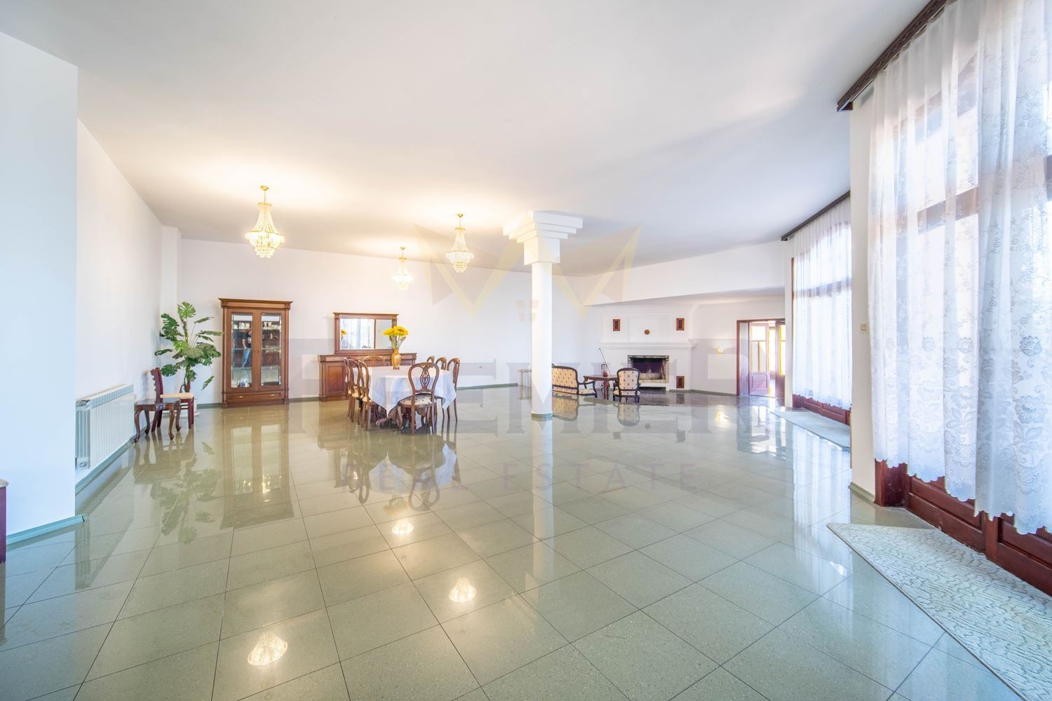 Продава КЪЩА, гр. Варна, м-т Долна Трака