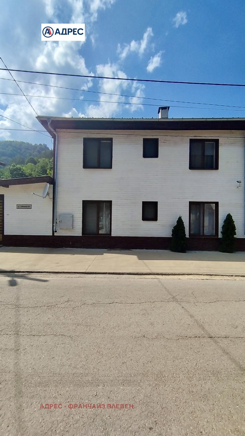 Продава КЪЩА в област Ловеч, с. Чифлик - 333 кв.м / 260 000 € » 508 515.80 лв., АДРЕС - ФРАНЧАЙЗ ПЛЕВЕН