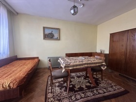 Studio Bojan Balgaranov 1, Šumen