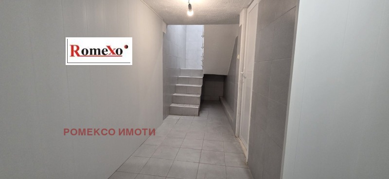 Продава МАГАЗИН, гр. Пловдив, Център, снимка 8 - Магазини - 52629437