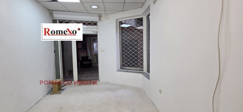 Продава МАГАЗИН, гр. Пловдив, Център, снимка 6 - Магазини - 52629437