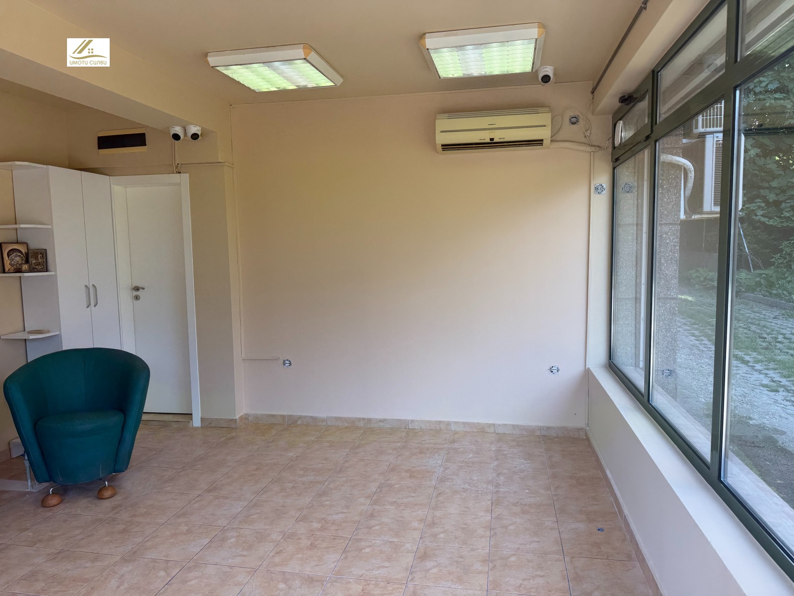 Продава МАГАЗИН, гр. Плевен, Идеален център