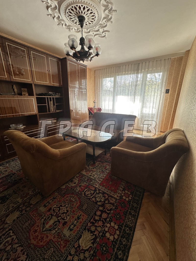 Продава 3-СТАЕН в град Русе, Център - 100 кв.м / 155 000 € » 303 153.65 лв., ГРАДЕВ