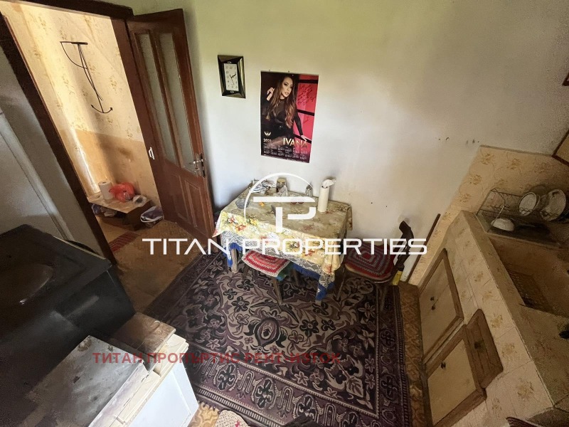 Продава КЪЩА, гр. Айтос, област Бургас, снимка 13 - Къщи - 50796596