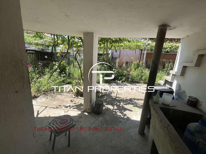 Продава КЪЩА, гр. Айтос, област Бургас, снимка 15 - Къщи - 50796596