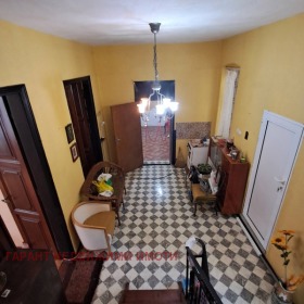2 dormitoare Țentâr, Gabrovo