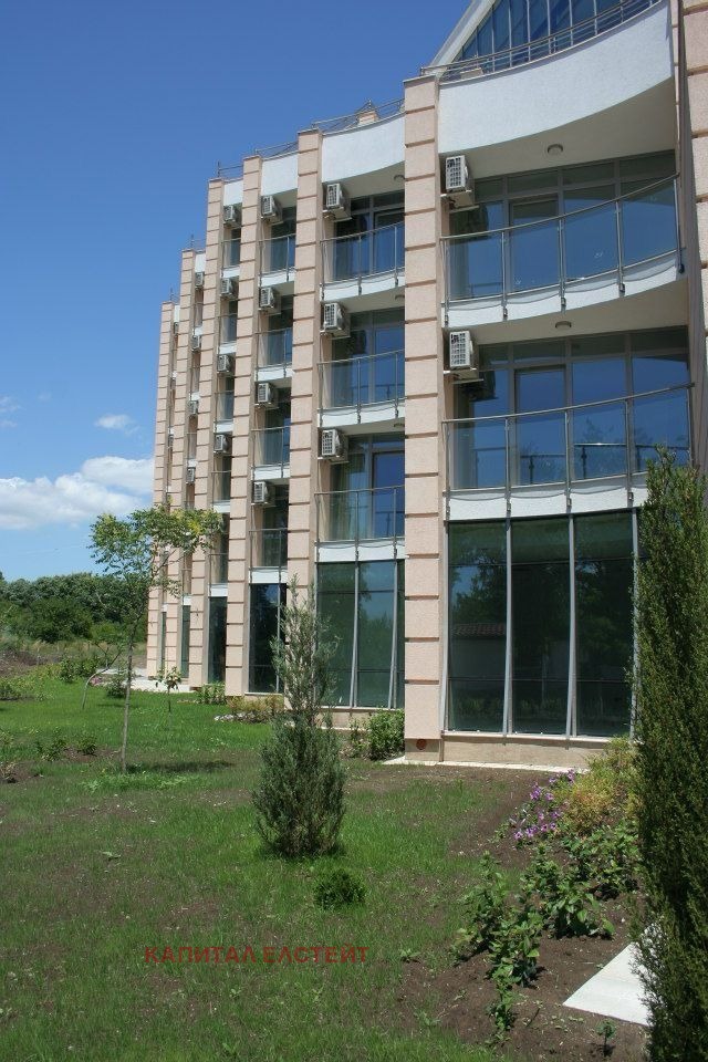 Продава ХОТЕЛ, гр. Поморие, област Бургас, снимка 2 - Хотели - 52330487