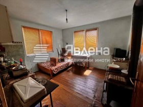 Casa Kotcherinovo, região Kyustendil 3