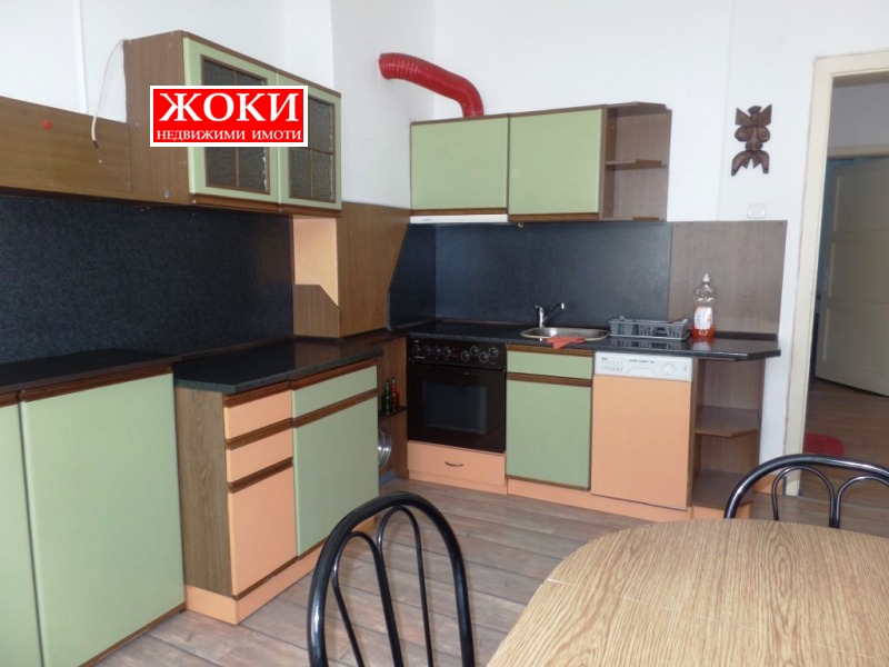 Na prodej  1 ložnice Pernik , Centar , 68 m2 | 23790812 - obraz [2]