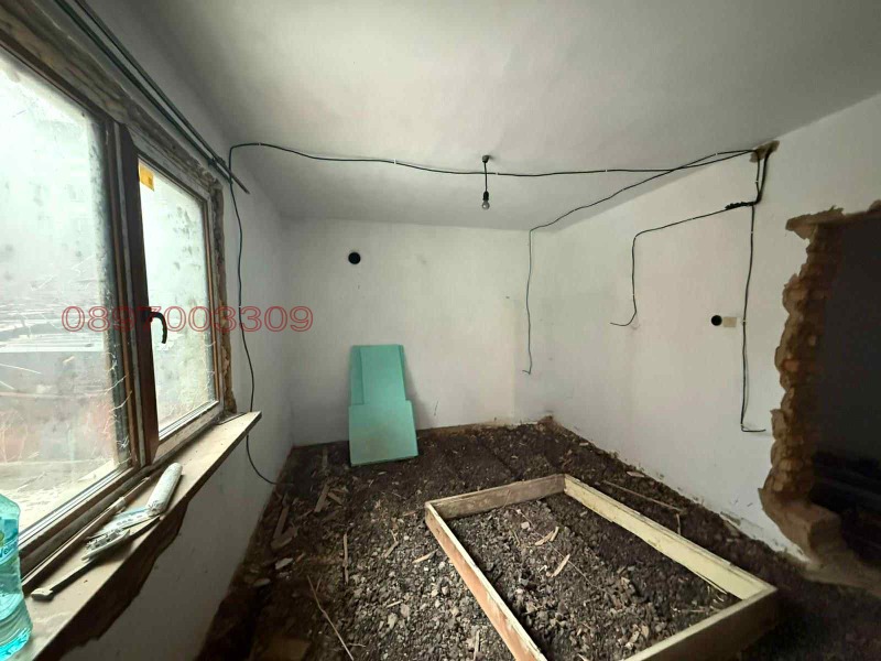 Продава ЕТАЖ ОТ КЪЩА, гр. Добрич, Балик, снимка 5 - Етаж от къща - 53347806