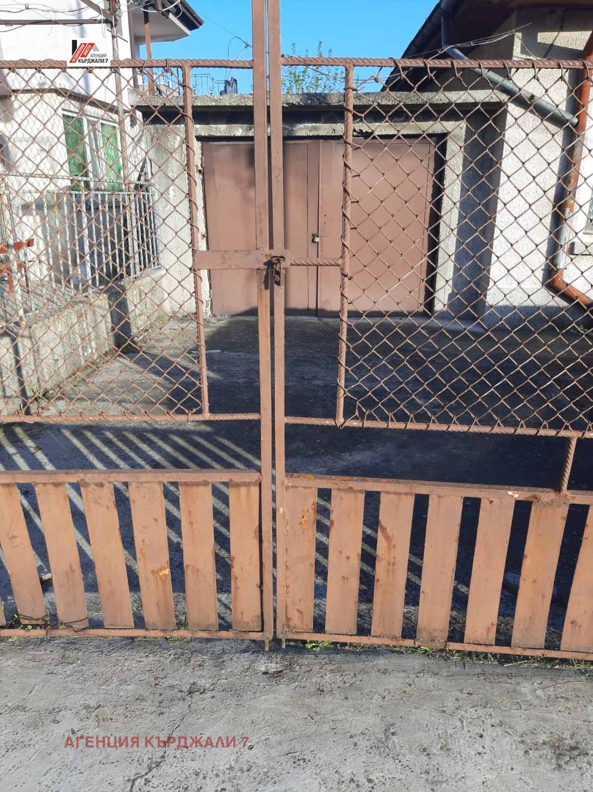Продава ЕТАЖ ОТ КЪЩА, гр. Кърджали, Байкал, снимка 13 - Етаж от къща - 55947994