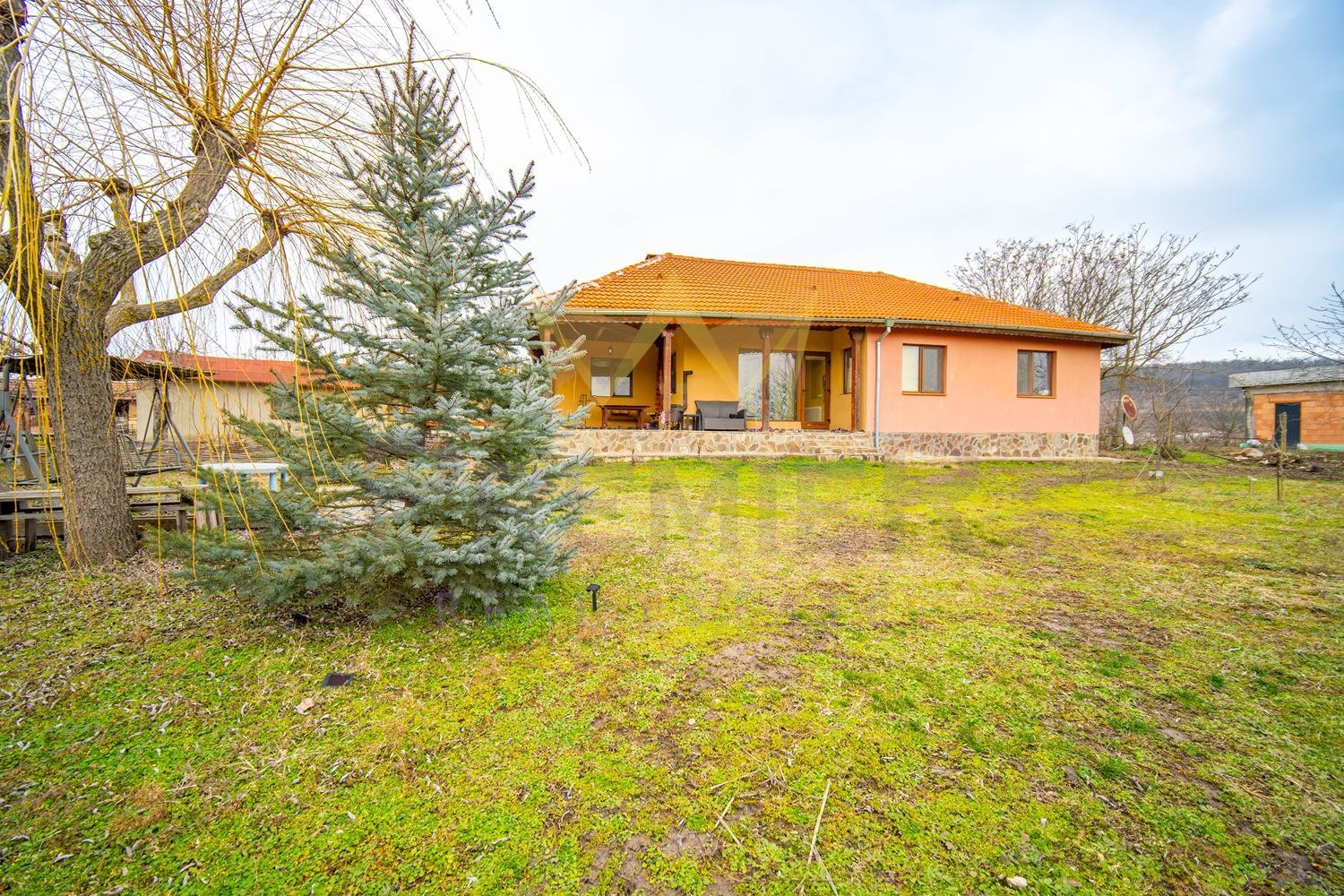 Продава КЪЩА, с. Долина, област Добрич