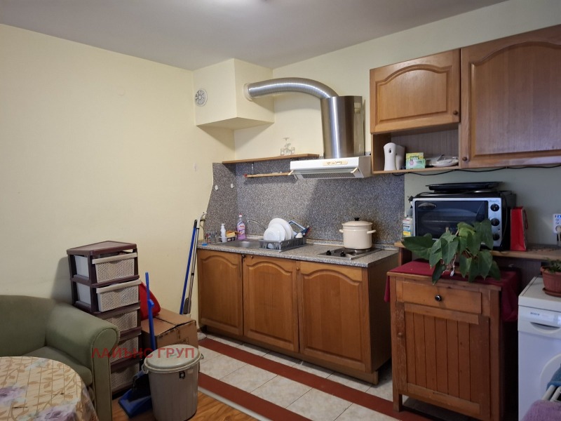 Продава 2-СТАЕН, гр. Варна, Левски 1