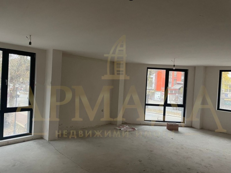 En venta  3 dormitorios Plovdiv , Mladezhki Jalm , 190 metros cuadrados | 83205602 - imagen [5]