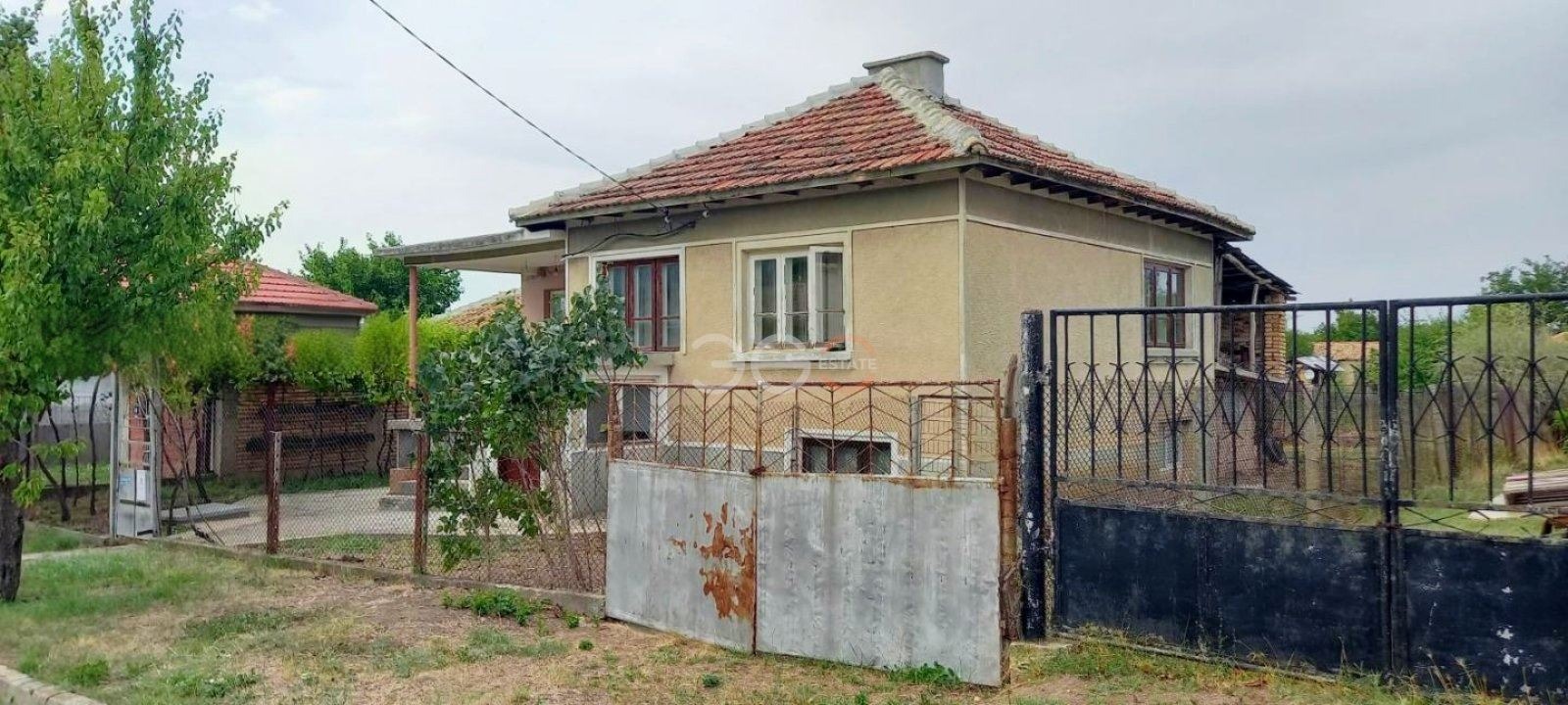 Продава КЪЩА, гр. Суворово, област Варна