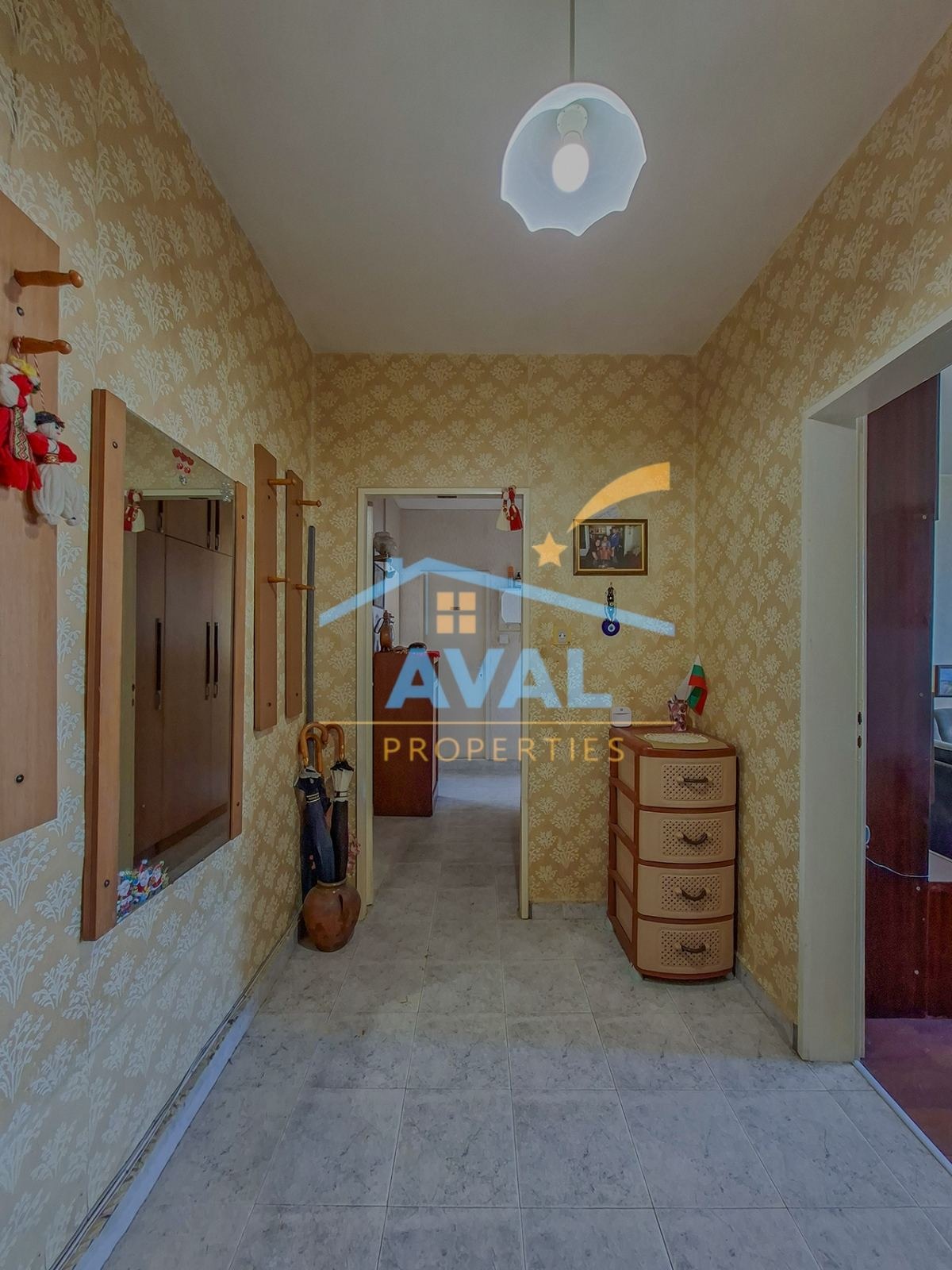 Продава 3-СТАЕН, гр. София, Банишора, снимка 2 - Апартаменти - 53810373