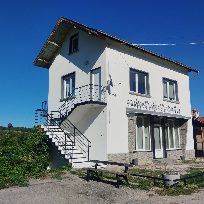 Продава КЪЩА в област Габрово, гр. Трявна - 155 кв.м / 88 000 € » 172 113.04 лв., ХОУМС ДИРЕКТ БЪЛГАРИЯ ЕООД