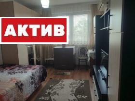 1 chambre Varocha, Targovichte 8