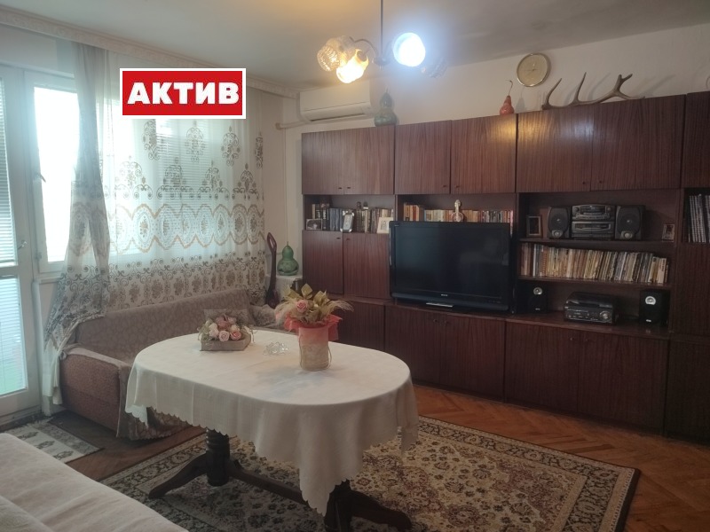 Продава  2-стаен град Търговище , Вароша , 70 кв.м | 44765157