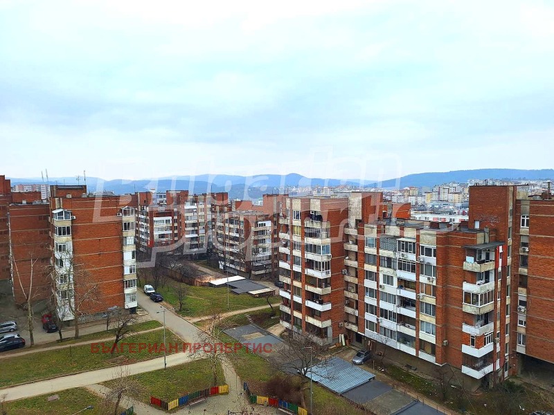 Продава 3-СТАЕН, гр. Велико Търново, Колю Фичето, снимка 4 - Aпартаменти - 49213014