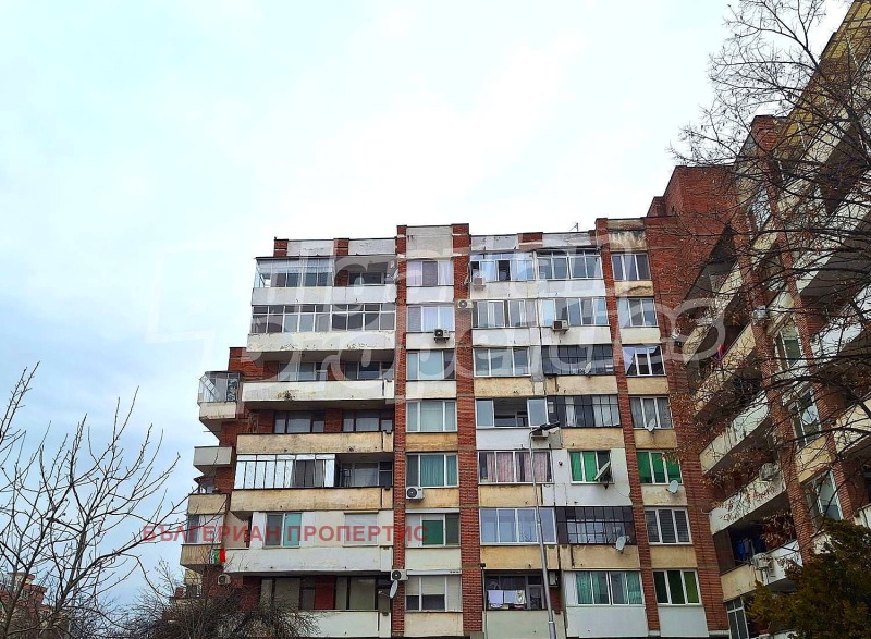 Продава 3-СТАЕН, гр. Велико Търново, Колю Фичето, снимка 1 - Aпартаменти - 49213014