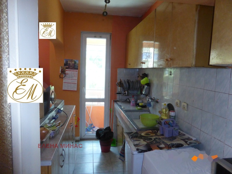 Продава 3-СТАЕН, гр. Шумен, Военно училище, снимка 2 - Апартаменти - 52749263