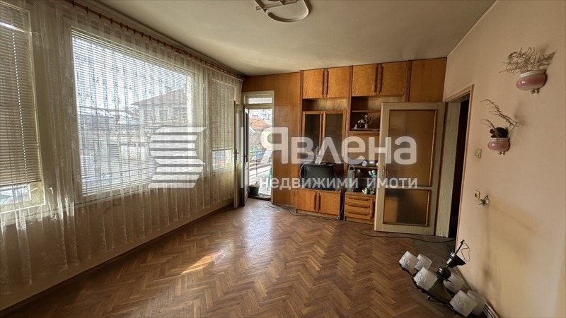 Продава ЕТАЖ ОТ КЪЩА, гр. Ботевград, област София област, снимка 11 - Етаж от къща - 54059336