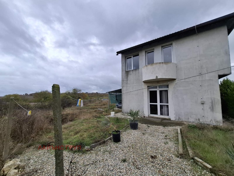 Продава КЪЩА, с. Климентово, област Варна, снимка 2 - Къщи - 52139969