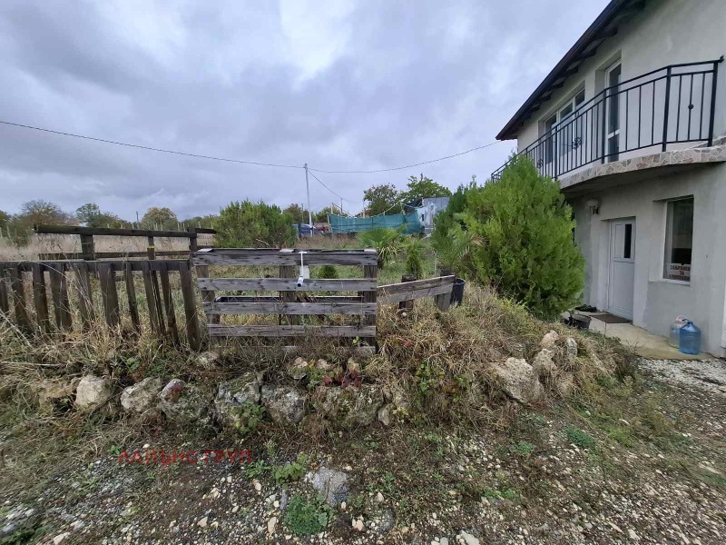 Продава КЪЩА, с. Климентово, област Варна, снимка 14 - Къщи - 52139969