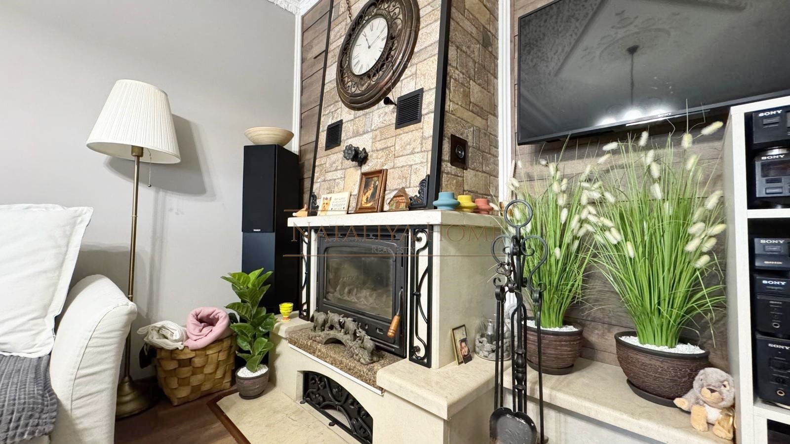 Продава МНОГОСТАЕН, гр. Бургас, област Бургас, снимка 2 - Апартаменти - 54147485