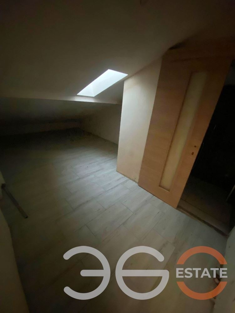 Продава АТЕЛИЕ, ТАВАН, гр. Варна, Колхозен пазар, снимка 2 - Апартаменти - 53216819