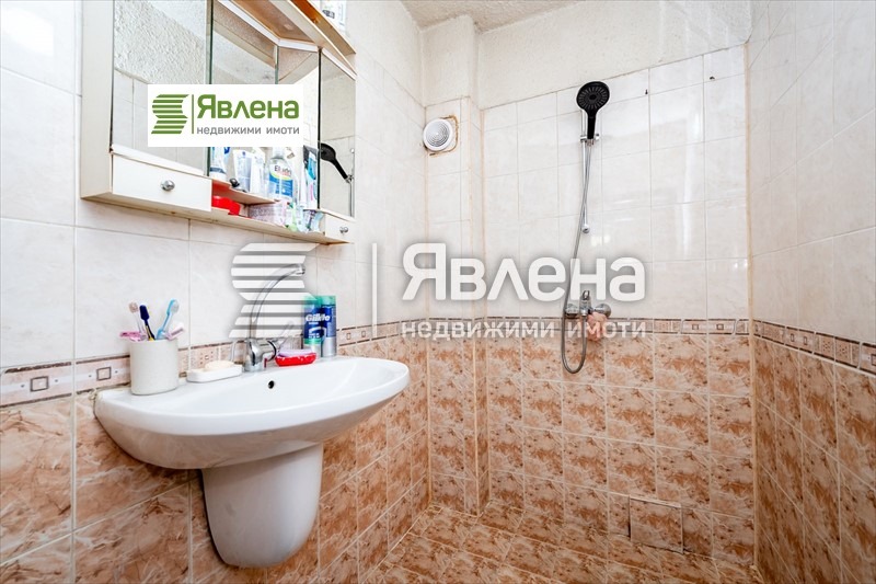 Продава ЕТАЖ ОТ КЪЩА, гр. София, област София-град, снимка 13 - Етаж от къща - 53001620