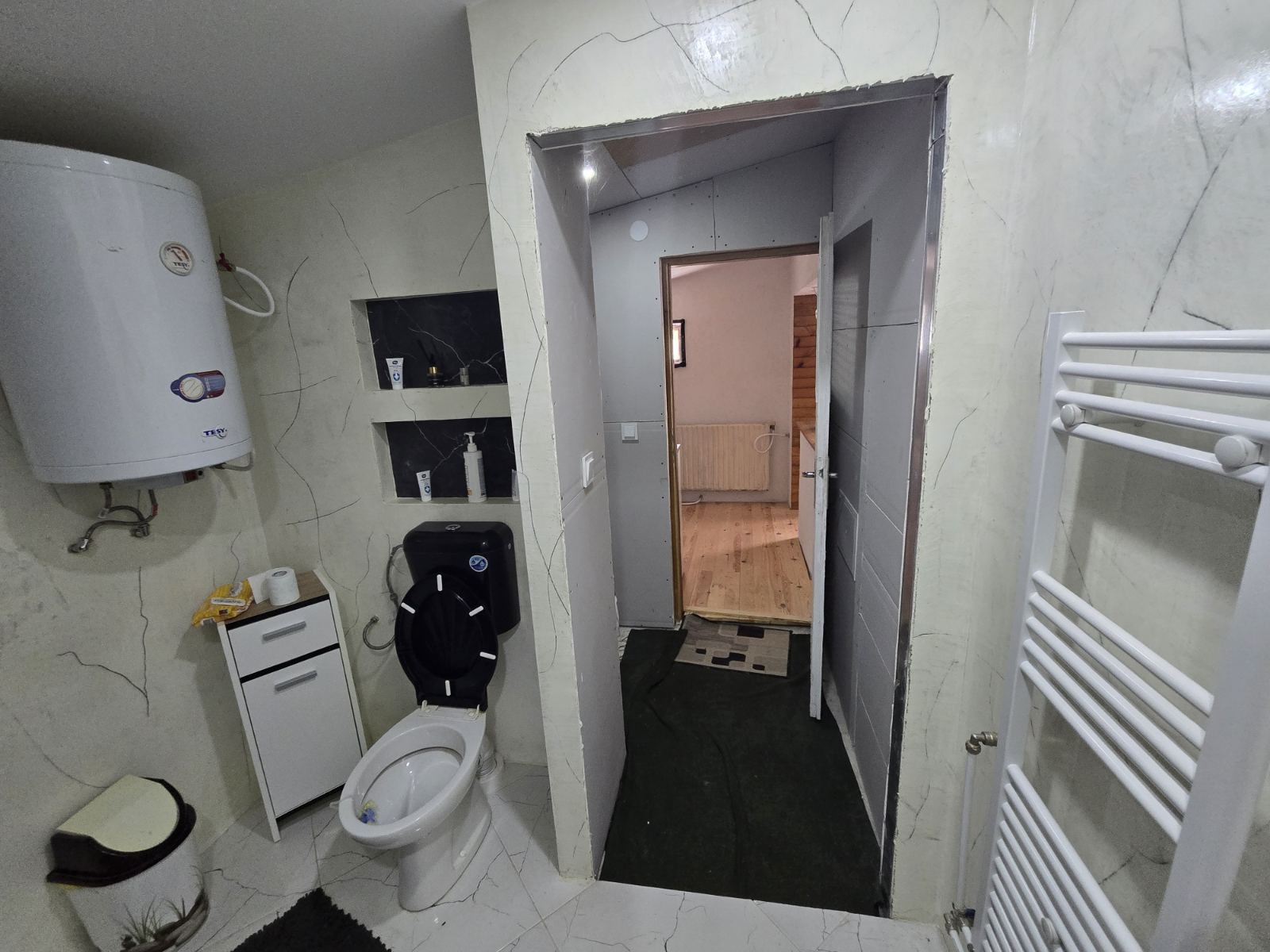 Продава КЪЩА, гр. Шумен, м-т Под Манастира, снимка 11 - Къщи - 55900034