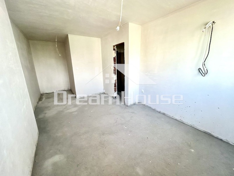 En venta  2 dormitorios Plovdiv , Ostromila , 90 metros cuadrados | 44204655 - imagen [4]