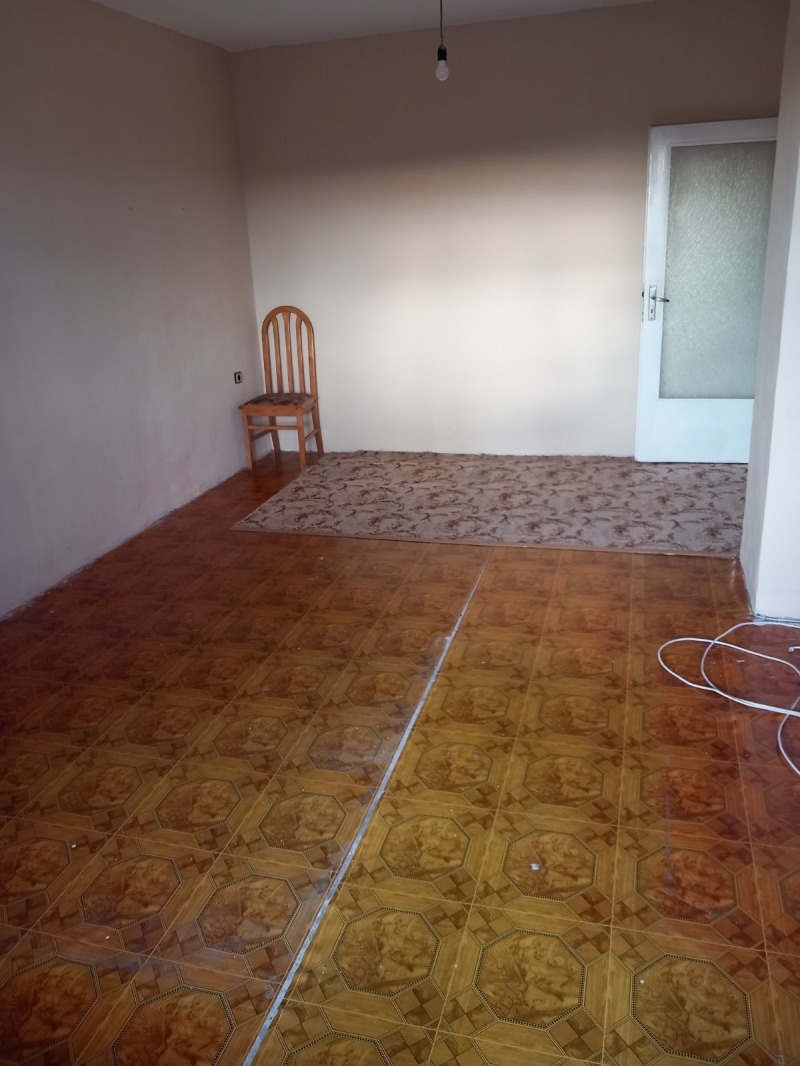 Продава 3-СТАЕН, гр. Карнобат, област Бургас, снимка 4 - Апартаменти - 52613377