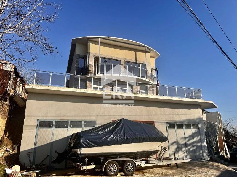 Продава КЪЩА, гр. Варна, м-т Акчелар