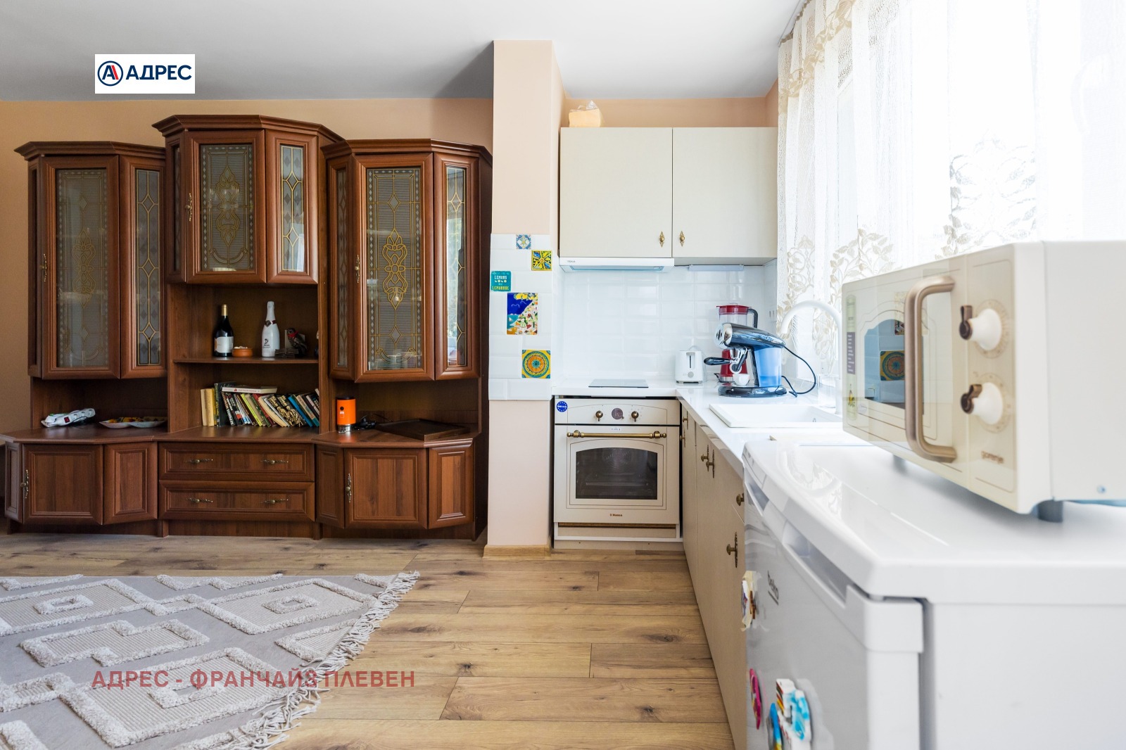 Продава МНОГОСТАЕН, гр. Плевен, Широк център, снимка 2 - Апартаменти - 54678019
