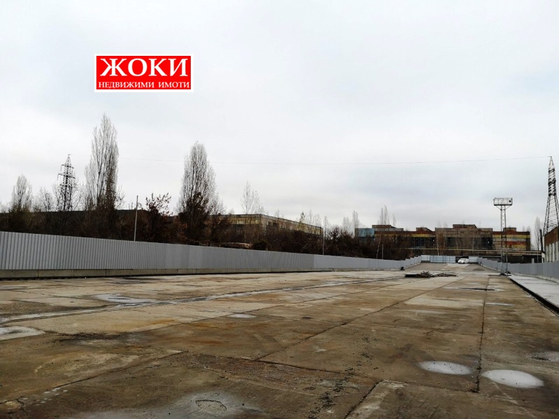 Продава ПРОМ. ПОМЕЩЕНИЕ в град Перник, Мошино - 5100 кв.м / При запитване, ЖОКИ ЕООД