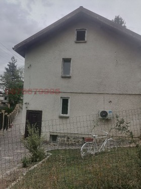 КЪЩА, 220 m2