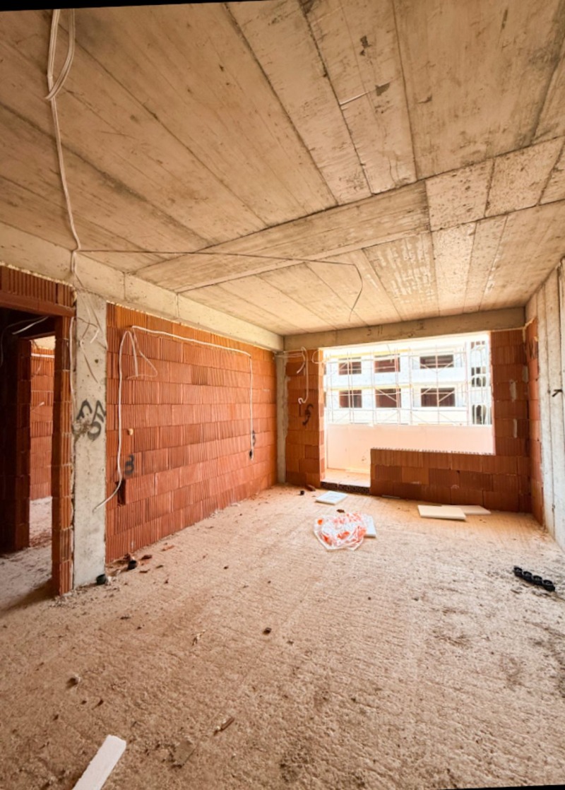 À vendre  Studio Plovdiv , Yujen , 42 m² | 20073281