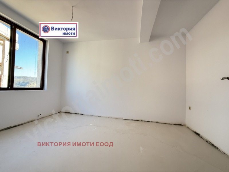 Продава 4-СТАЕН, гр. Велико Търново, Център, снимка 2 - Апартаменти - 52746094