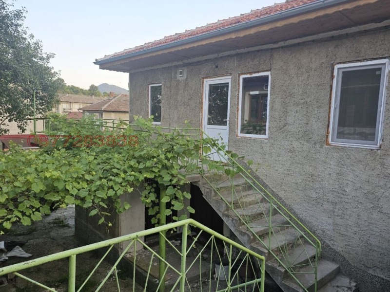 Продава КЪЩА, гр. Елена, област Велико Търново, снимка 2 - Къщи - 52779729